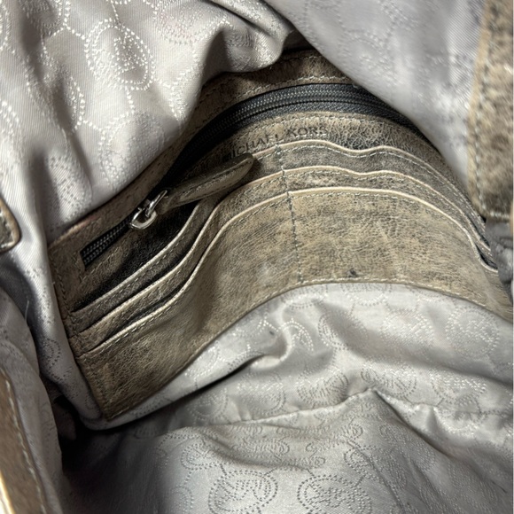 Michael Kors Vintage Tan Leather Chelsea Medium Messenger bag - Great Condition - Picture 9 of 16